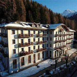 & Palace Ponte Di Legno