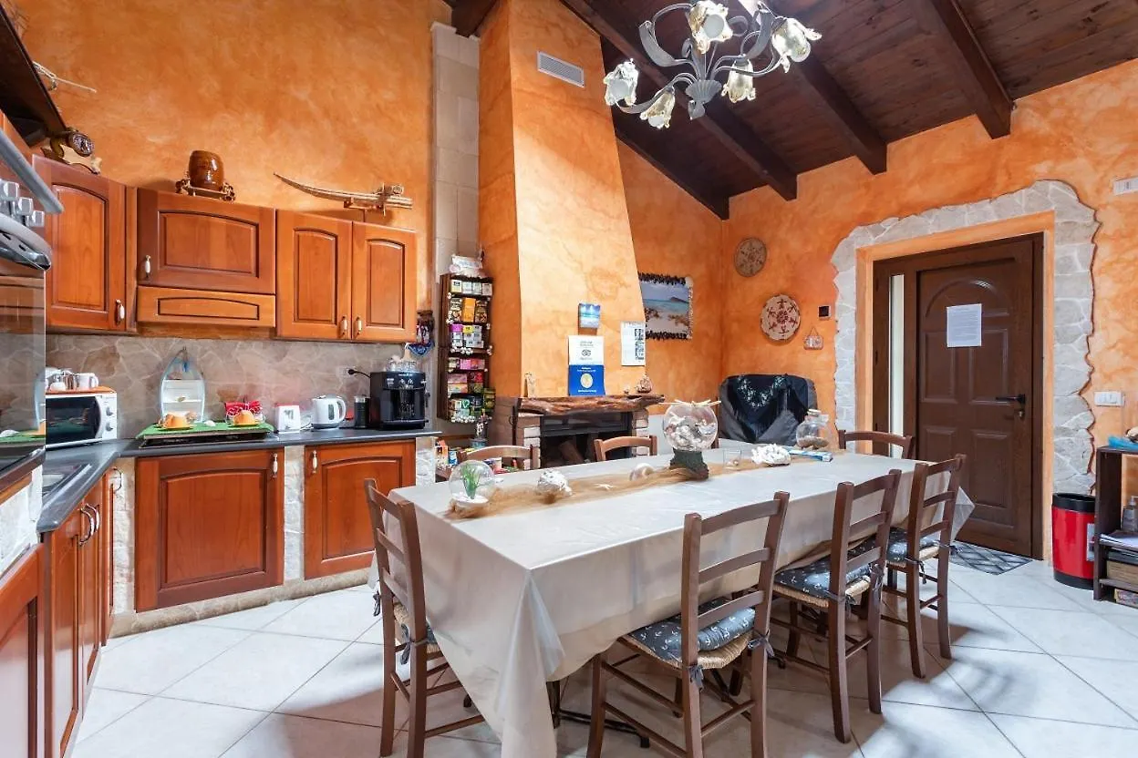 Affittacamere Shardana Cabras Bed and breakfast